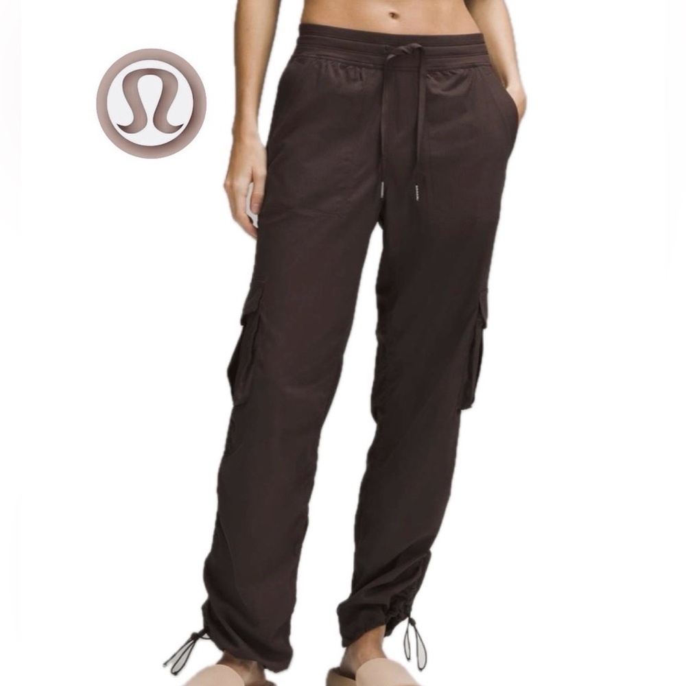 lululemon athletica Brown dance studio cargo